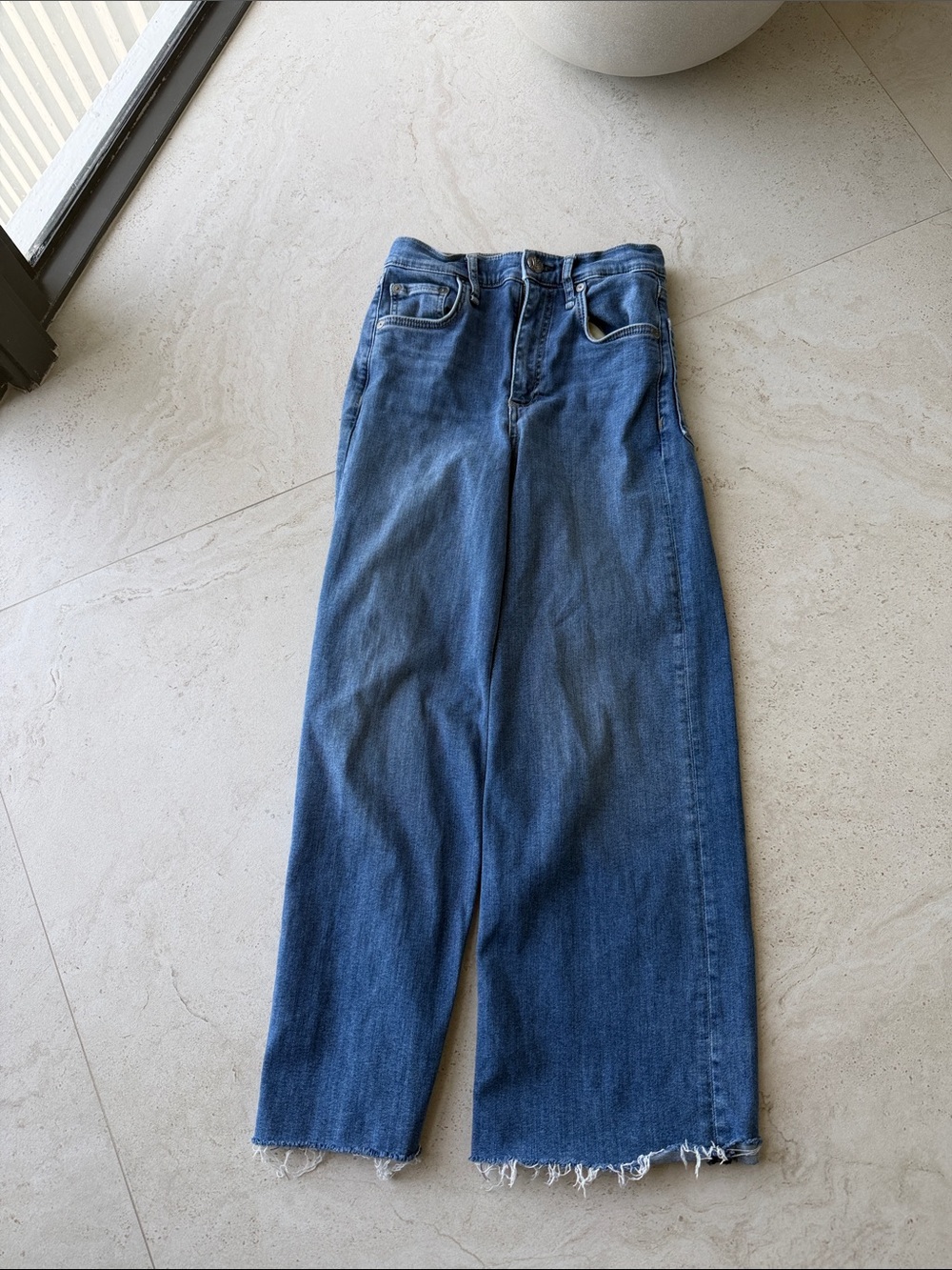 High-Rise Wide-Leg Women's Jeans in Medium Blue